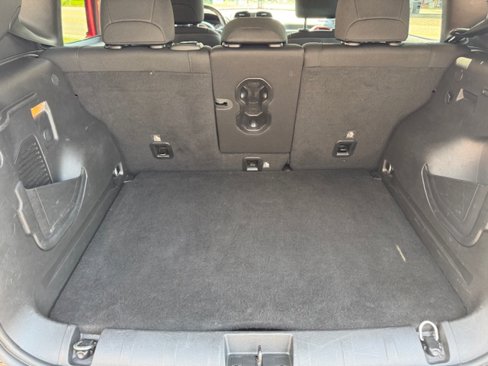 Used 2022 Jeep Renegade Latitude w/ Convenience Group image 12