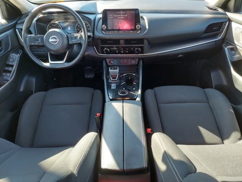 Used 2024 Nissan Rogue S image 3