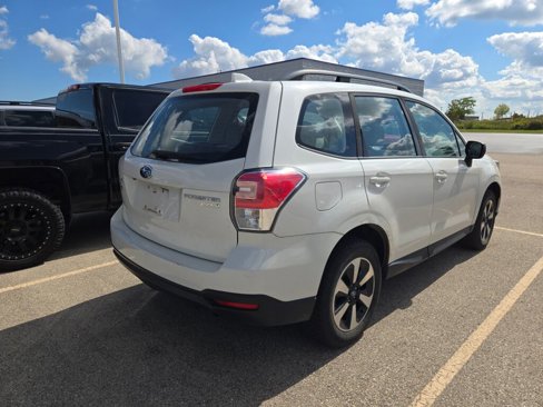 Used 2017 Subaru Forester 2.5i w/ Alloy Wheel Package image 4