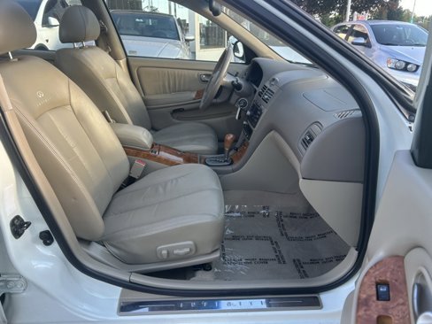 Used 2004 INFINITI I35 w/ Cold Weather Pkg image 20