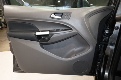 Used 2020 Ford Transit Connect XLT image 18