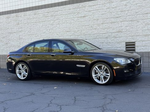Used 2013 BMW 750i xDrive image 4