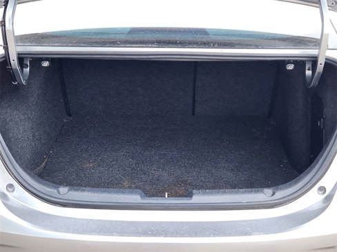 Used 2014 MAZDA MAZDA3 i Touring image 10