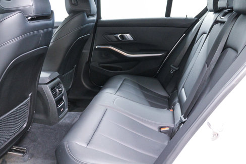 Certified 2022 BMW 330e w/ Convenience Package image 21