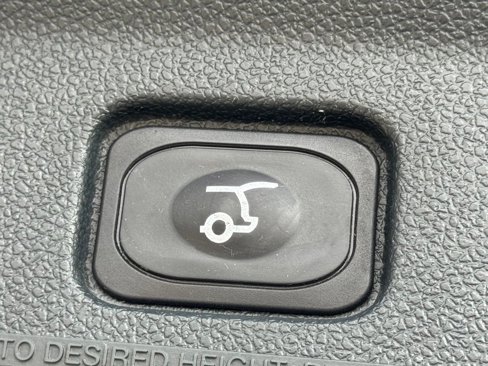 Used 2018 Ford Explorer Limited image 30