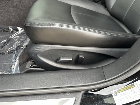 Used 2017 INFINITI Q50 Signature Edition w/ All Weather Package (L93) image 26