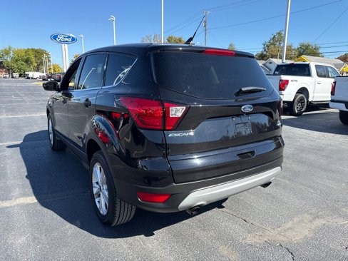 Used 2019 Ford Escape SE image 9