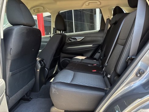 Used 2020 Nissan Rogue SV w/ Premium Package image 21