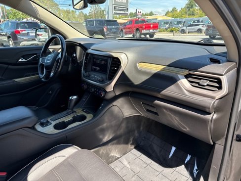 Used 2019 GMC Acadia Denali image 17