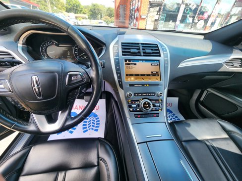 Used 2019 Lincoln MKZ Premiere image 16