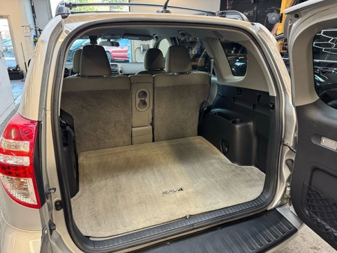Used 2012 Toyota RAV4 4WD image 24