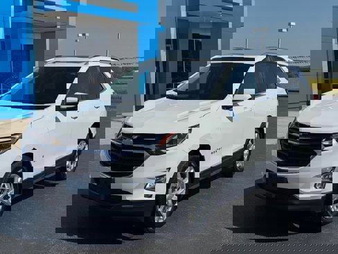 Used 2021 Chevrolet Equinox LT image 1