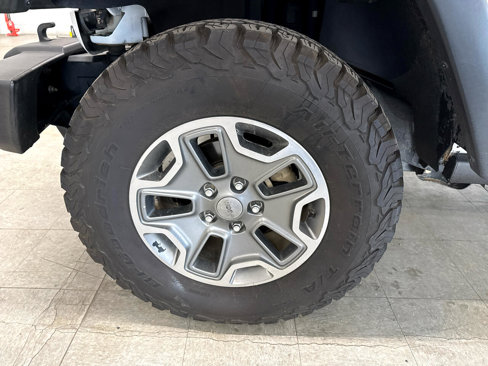 Used 2015 Jeep Wrangler Unlimited Rubicon w/ Max Tow Package image 68