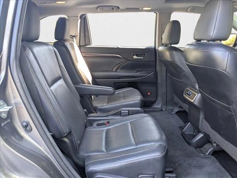 Used 2014 Toyota Highlander Limited image 21