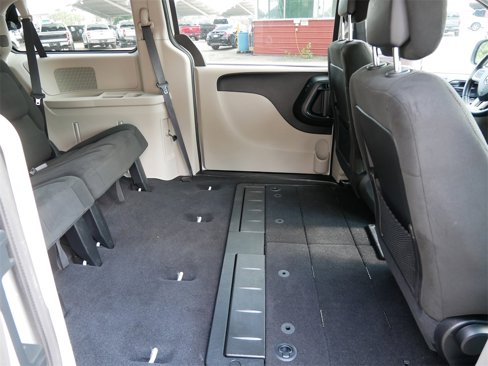 Used 2016 Dodge Grand Caravan SE w/ Quick Order Package 29E SE image 9