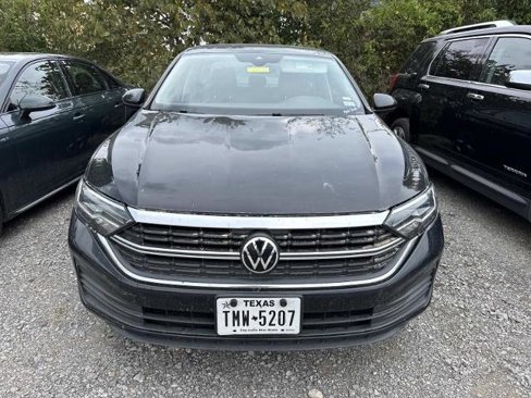 Used 2024 Volkswagen Jetta SE image 2