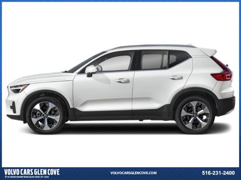 New 2025 Volvo XC40 B5 Core w/ Climate Package image 3