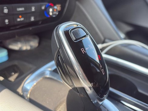 Used 2019 Buick Enclave Essence w/ LPO, Luxury Package image 17