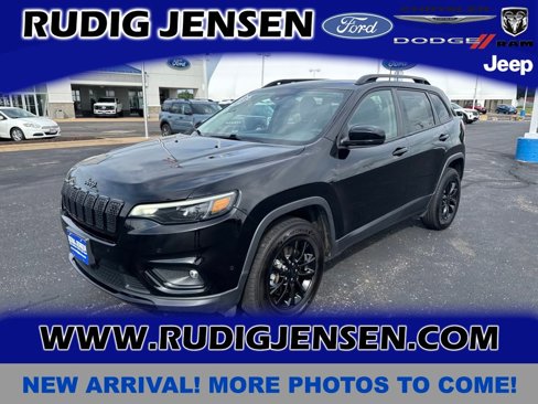 Used 2023 Jeep Cherokee Altitude Lux image 1