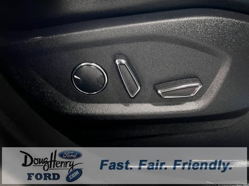 Used 2017 Ford Edge Titanium w/ Technology Package image 38