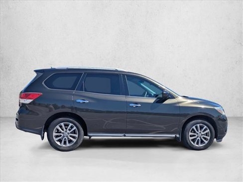 Used 2015 Nissan Pathfinder SV image 4