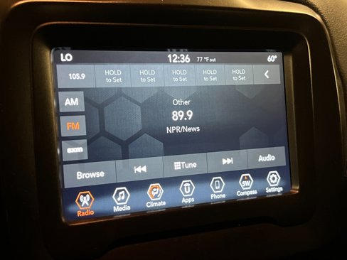 Certified 2021 Jeep Renegade Latitude w/ Sun & Sound Group image 17