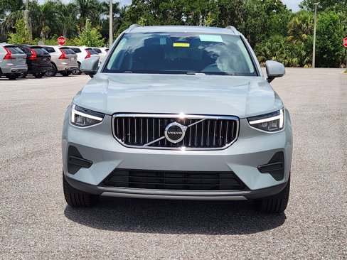 New 2025 Volvo XC40 B5 Core w/ Climate Package image 2