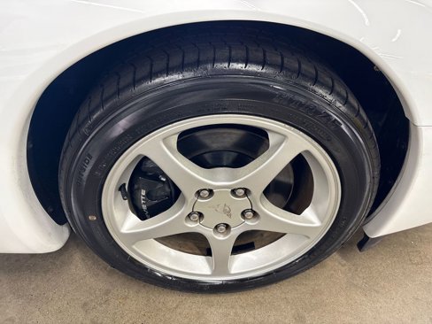 Used 2004 Chevrolet Corvette Coupe w/ Preferred Equipment Group image 28