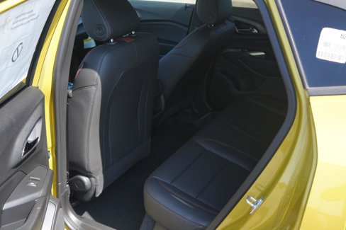 New 2024 Chevrolet Trax RS w/ Sunroof Package image 26