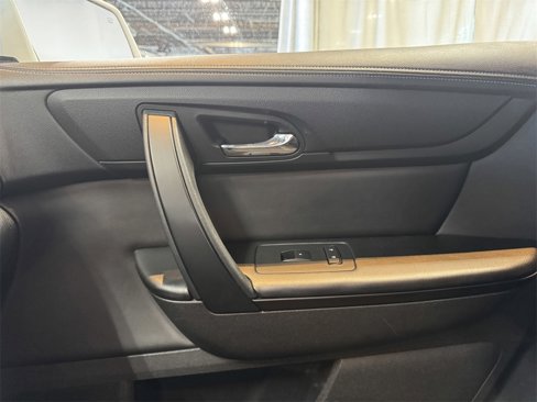 Used 2017 Chevrolet Traverse LT image 42