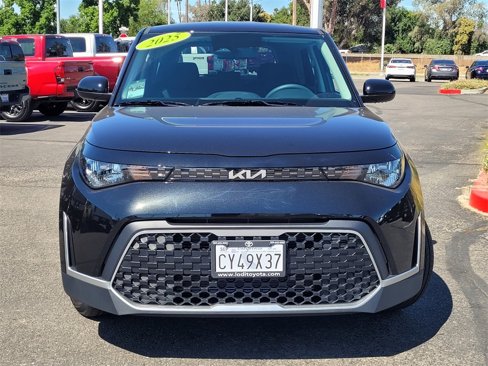 Used 2025 Kia Soul LX image 2
