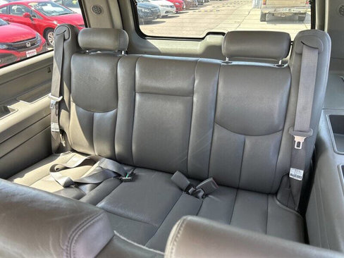 Used 2003 Chevrolet Suburban LT w/ LT Preferred Equipment Group image 15