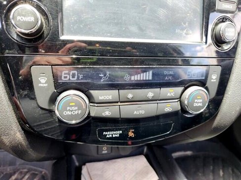 Used 2016 Nissan Rogue SL image 20