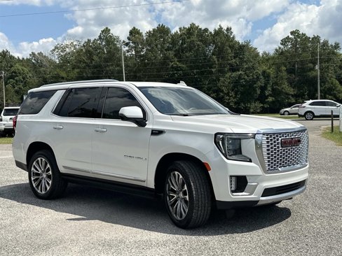Used 2021 GMC Yukon Denali w/ Denali Premium Package image 3