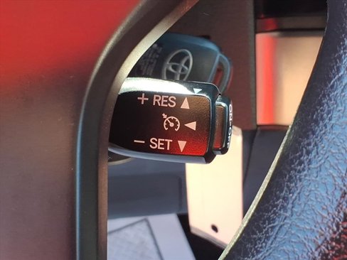 Used 2016 Toyota Tacoma SR image 16