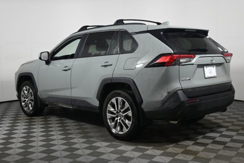Used 2023 Toyota RAV4 XLE Premium image 8