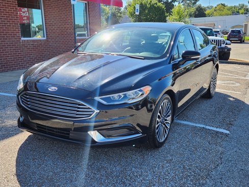 Used 2018 Ford Fusion SE w/ Fusion SE Technology Package image 3