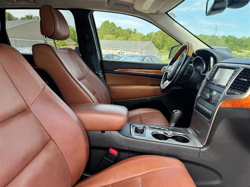 Used 2013 Jeep Grand Cherokee Overland image 12