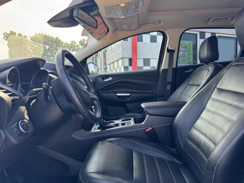 Used 2018 Ford Escape Titanium w/ Ford Safe & Smart Package image 15