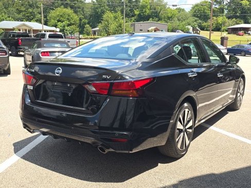 Used 2022 Nissan Altima 2.5 SV w/ SV Premium Package image 6