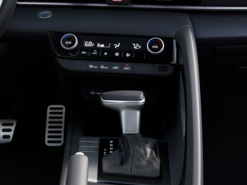 New 2025 Hyundai Elantra Sport image 28
