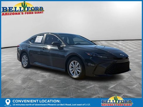 Used 2025 Toyota Camry LE image 4