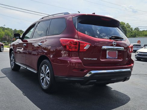 Used 2019 Nissan Pathfinder SV image 3