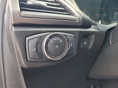 Used 2018 Ford Fusion SE image 30