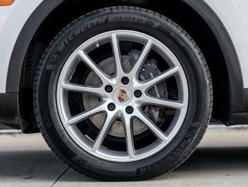 Certified 2019 Porsche Cayenne image 13