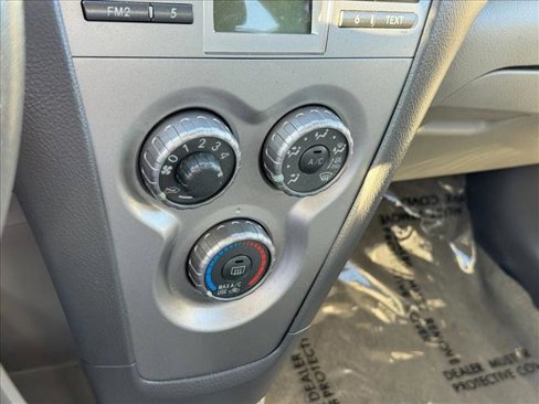 Used 2010 Toyota Yaris Sedan image 10