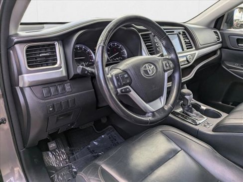 Used 2015 Toyota Highlander XLE image 9