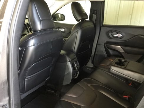 Used 2019 Jeep Cherokee Limited image 42