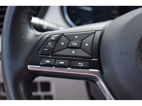 Used 2018 Nissan Rogue Sport SL image 16