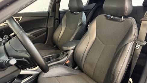 Used 2015 Hyundai Veloster w/ Option Group 02 image 28